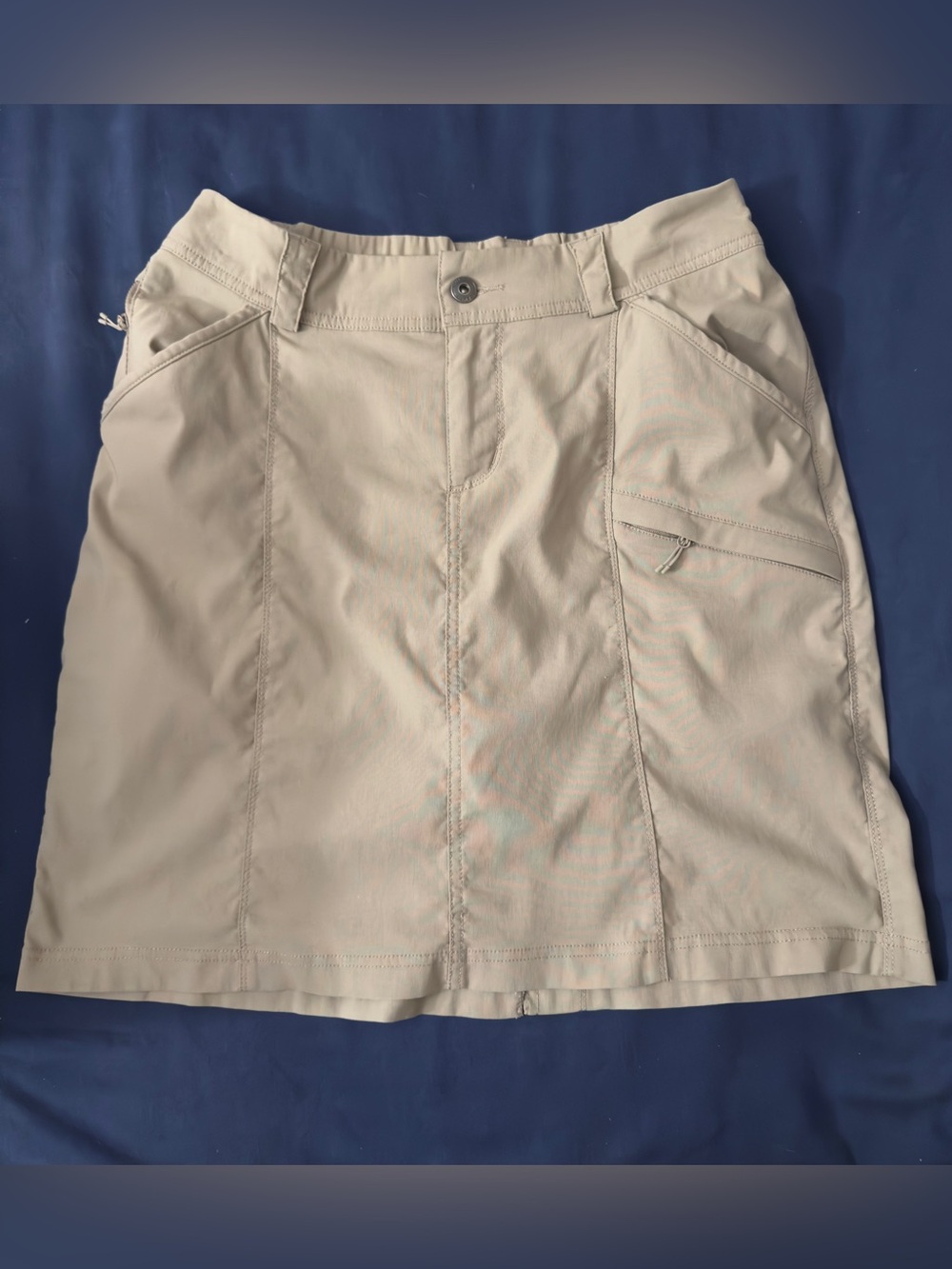 Duluth Trading Co. Dry on the Fly Skort Size: 8 Color: light tan/khaki/beige.